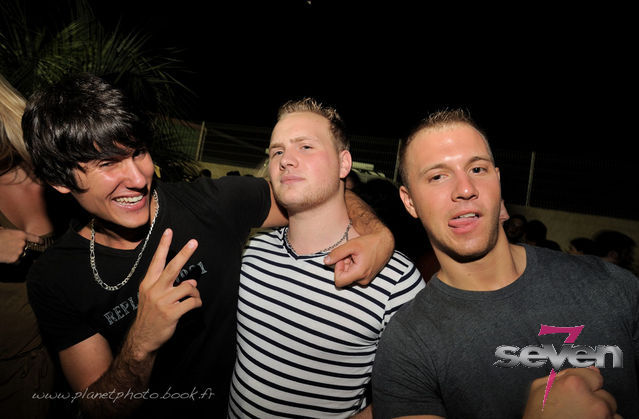 Cliquer pour voir l'image en taille réelle