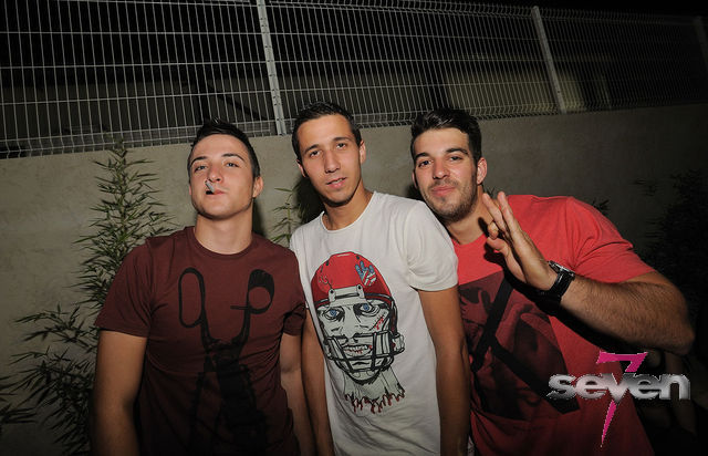 Cliquer pour voir l'image en taille réelle