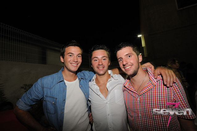 Cliquer pour voir l'image en taille réelle