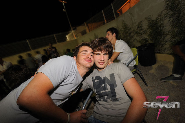 Cliquer pour voir l'image en taille réelle