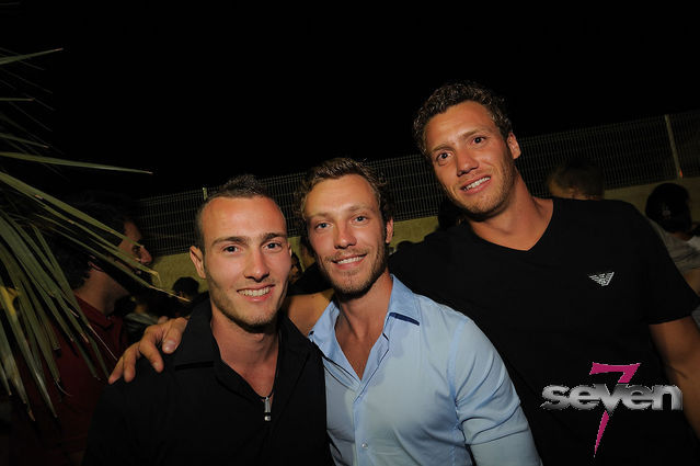 Cliquer pour voir l'image en taille réelle