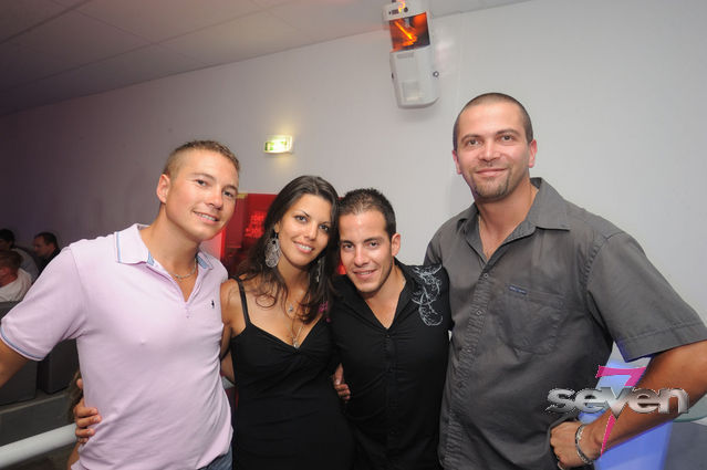 Cliquer pour voir l'image en taille réelle