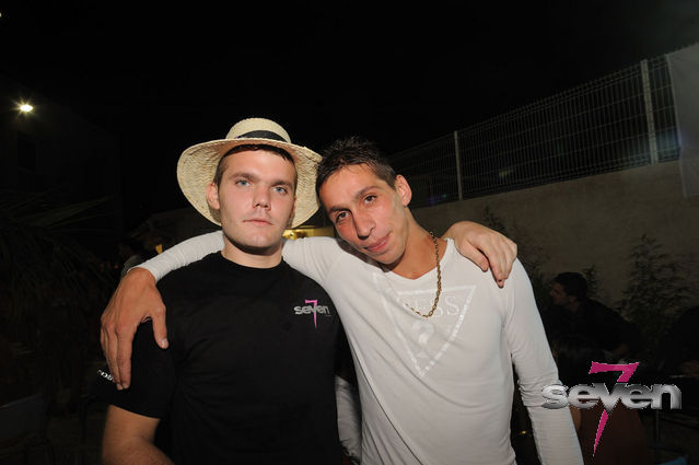 Cliquer pour voir l'image en taille réelle