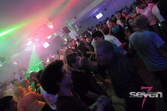 Cliquer pour voir l'image en taille réelle