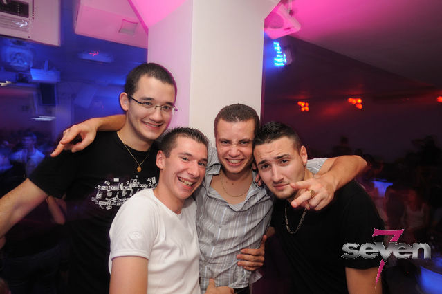 Cliquer pour voir l'image en taille réelle