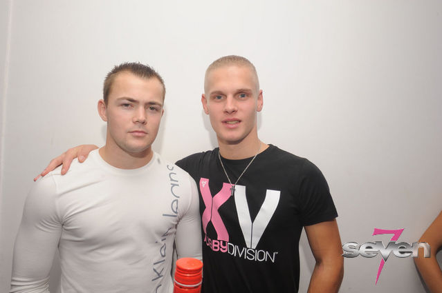 Cliquer pour voir l'image en taille réelle