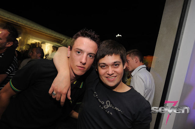 Cliquer pour voir l'image en taille réelle