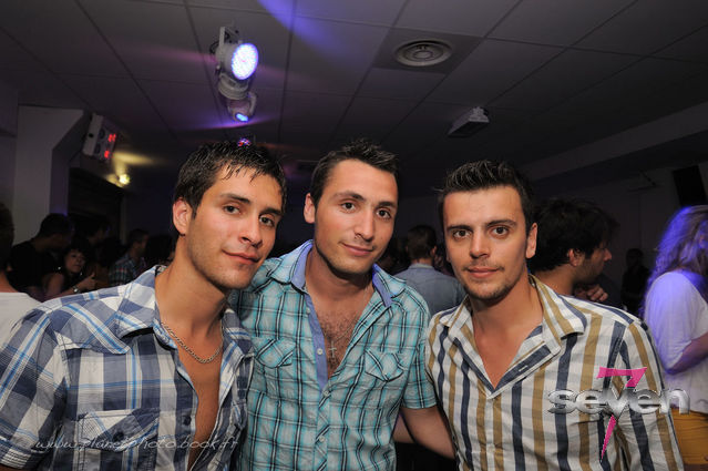 Cliquer pour voir l'image en taille réelle