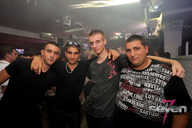 Cliquer pour voir l'image en taille réelle