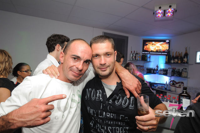 Cliquer pour voir l'image en taille réelle