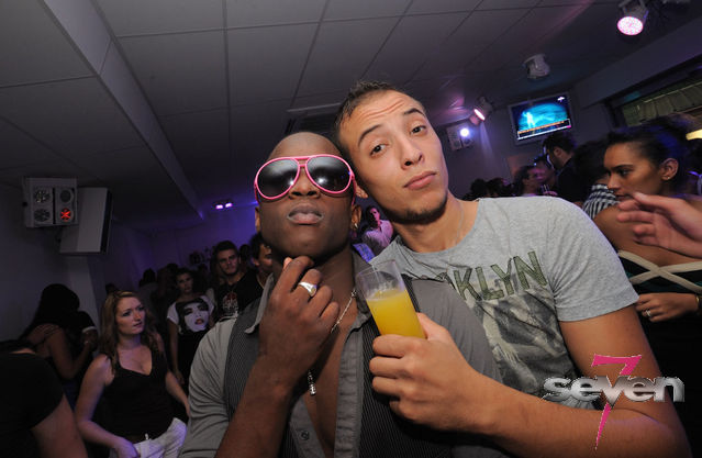 Cliquer pour voir l'image en taille réelle