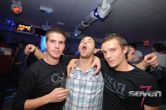 Cliquer pour voir l'image en taille réelle