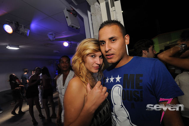 Cliquer pour voir l'image en taille réelle