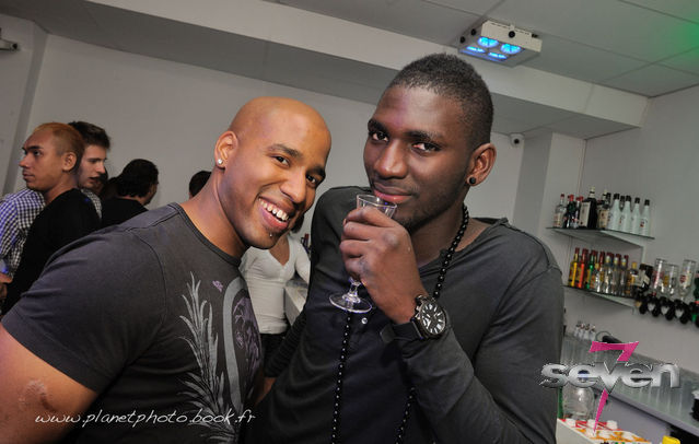 Cliquer pour voir l'image en taille réelle