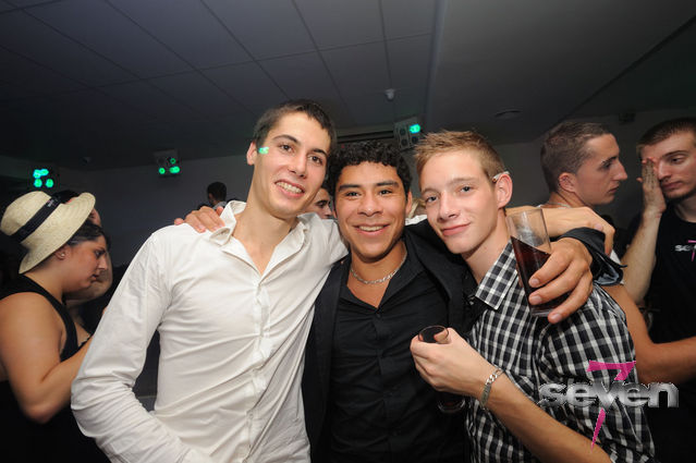 Cliquer pour voir l'image en taille réelle