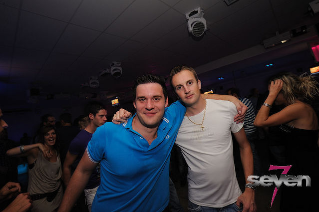 Cliquer pour voir l'image en taille réelle