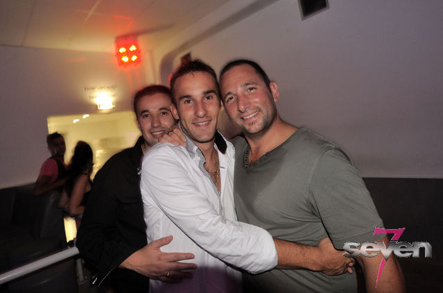 Cliquer pour voir l'image en taille réelle