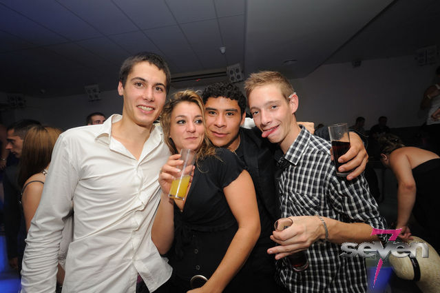 Cliquer pour voir l'image en taille réelle