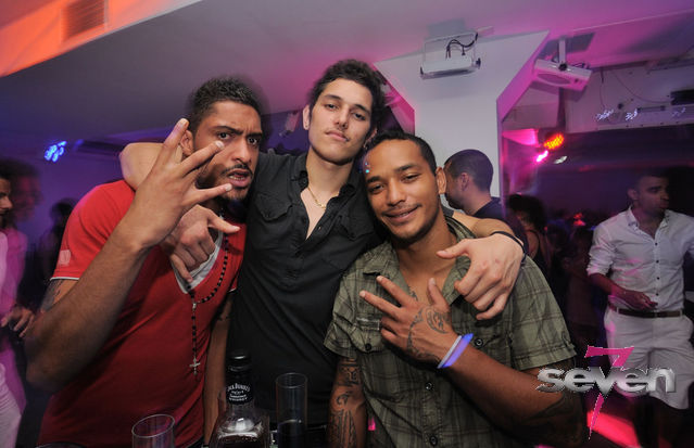 Cliquer pour voir l'image en taille réelle