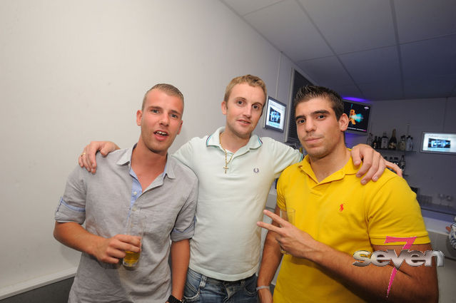 Cliquer pour voir l'image en taille réelle