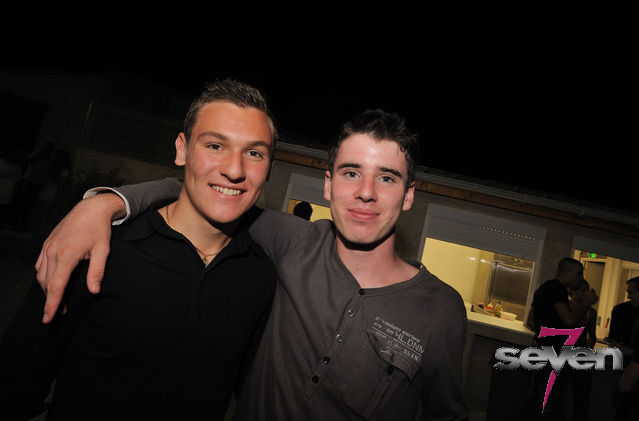 Cliquer pour voir l'image en taille réelle