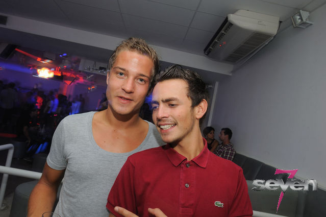 Cliquer pour voir l'image en taille réelle