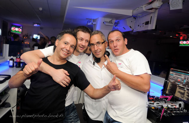 Cliquer pour voir l'image en taille réelle