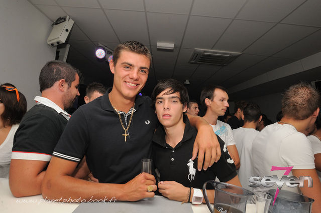 Cliquer pour voir l'image en taille réelle