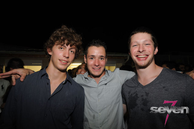 Cliquer pour voir l'image en taille réelle