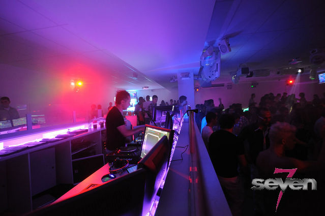 Cliquer pour voir l'image en taille réelle