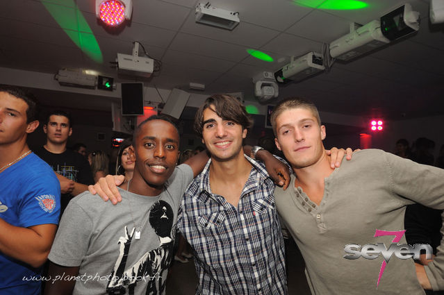 Cliquer pour voir l'image en taille réelle