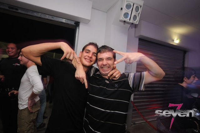 Cliquer pour voir l'image en taille réelle