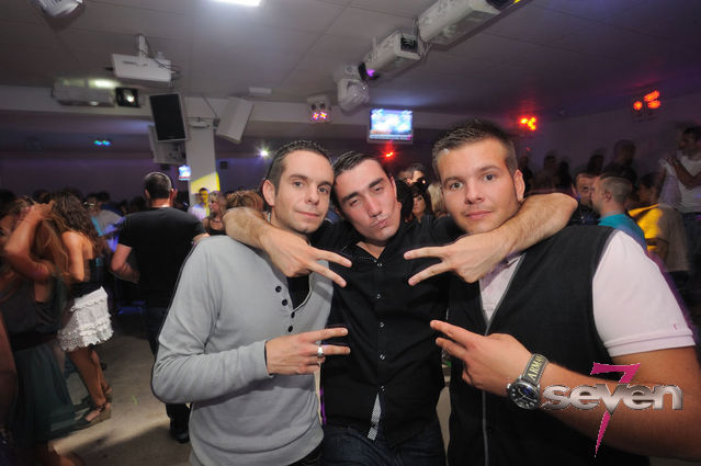 Cliquer pour voir l'image en taille réelle