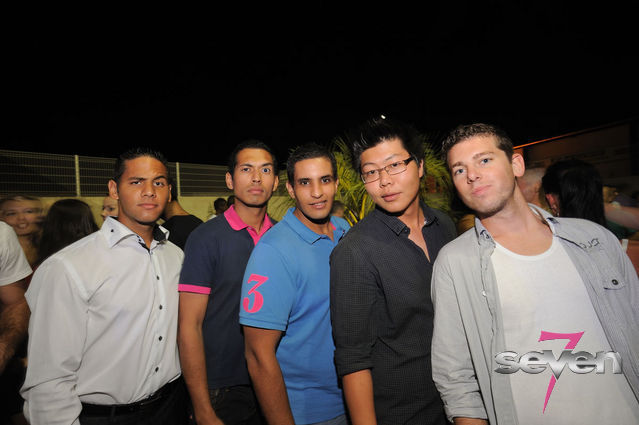 Cliquer pour voir l'image en taille réelle