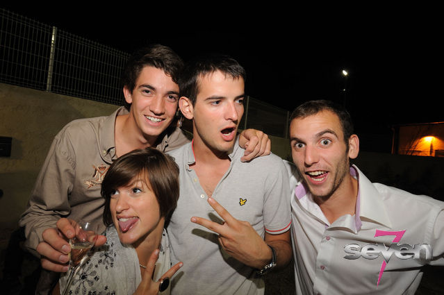 Cliquer pour voir l'image en taille réelle