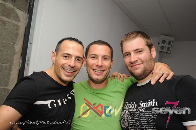 Cliquer pour voir l'image en taille réelle