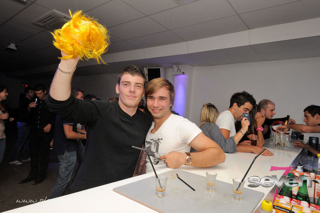 Cliquer pour voir l'image en taille réelle